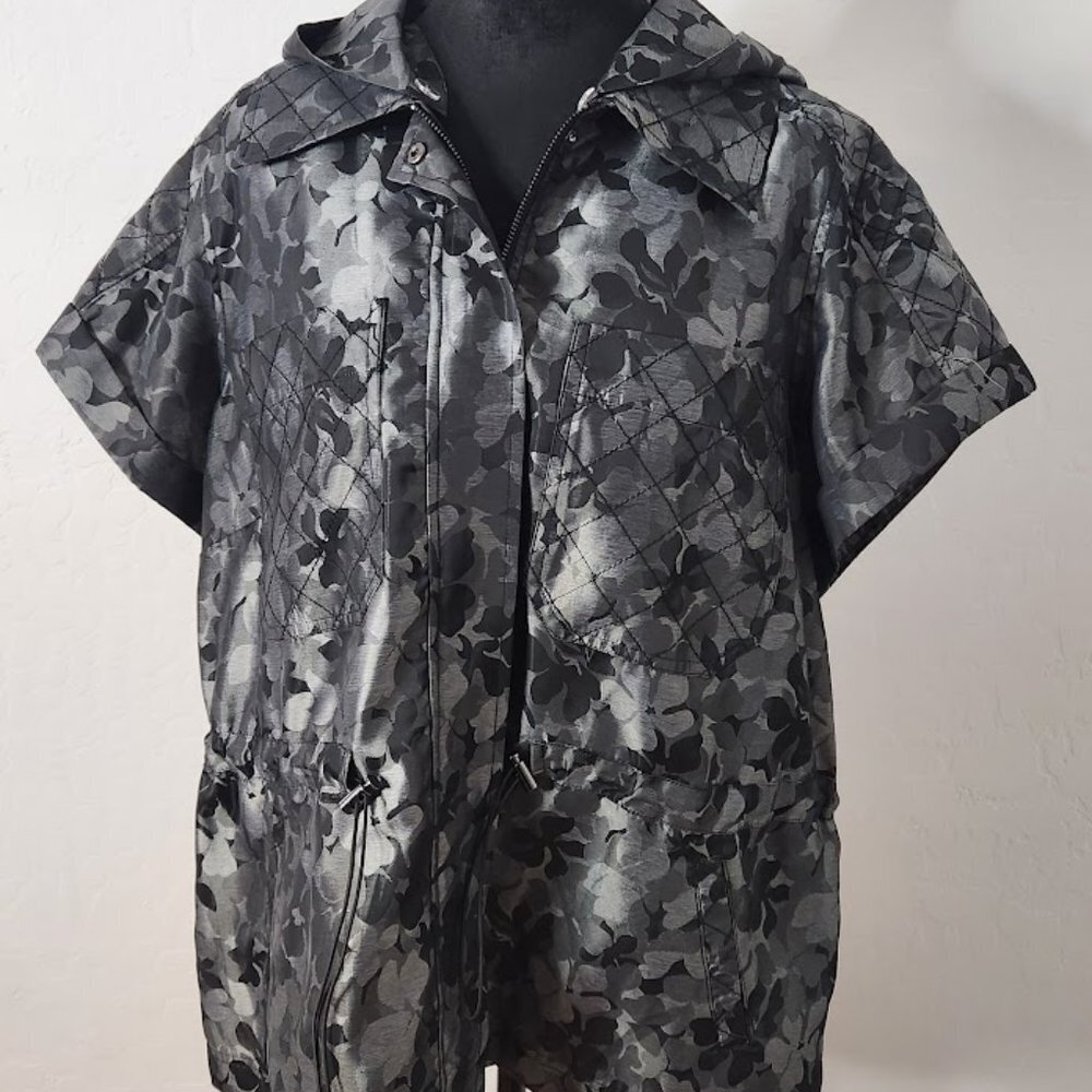Laundry by Shelli Segal woman's lightweight jacket short sleeves Size 16